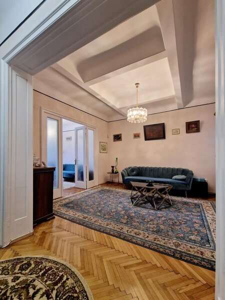 Mantuleasca, Calarasilor, Coposu, apartament 3 camere, centrala termica