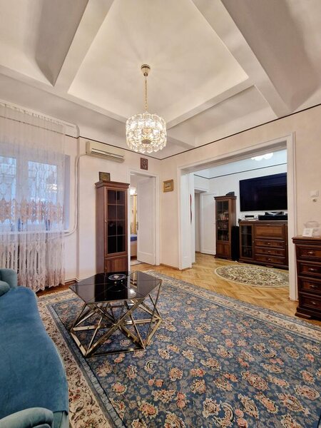 Mantuleasca, Calarasilor, Coposu, apartament 3 camere, centrala termica