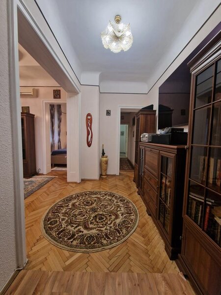 Mantuleasca, Calarasilor, Coposu, apartament 3 camere, centrala termica