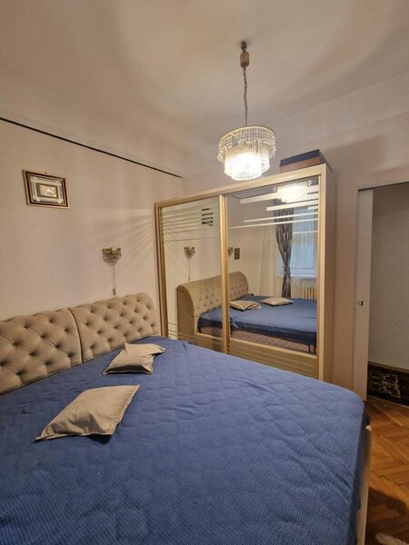 Mantuleasca, Calarasilor, Coposu, apartament 3 camere, centrala termica