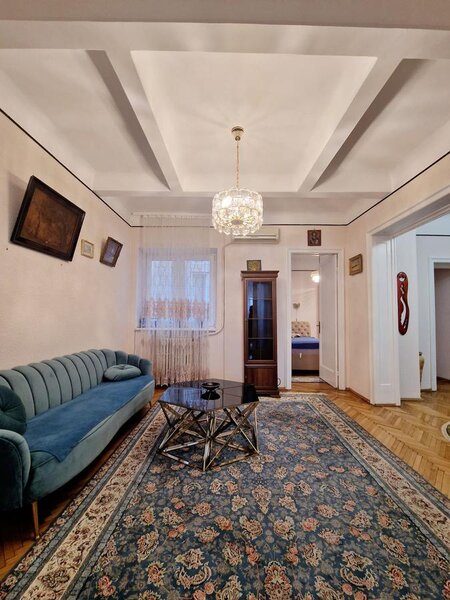 Mantuleasca, Calarasilor, Coposu, apartament 3 camere, centrala termica
